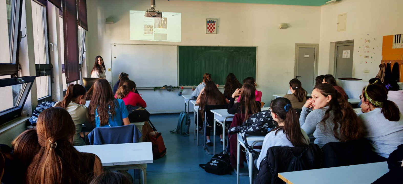 Dizajnerica koja prkosi invaliditetu: Karmen Herceg posjetila učenice OŠ Meterize