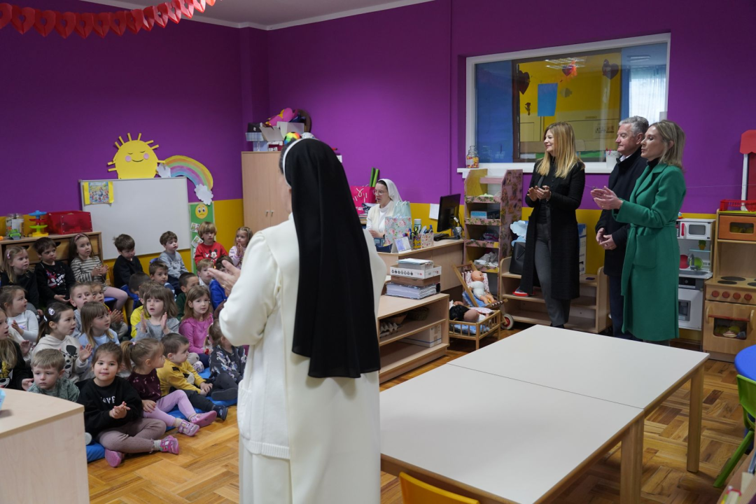 Gradonačelnik posjetio Dječji vrtić Blažena Hozana: Djeci i odgojiteljicama čestitao Uskrs