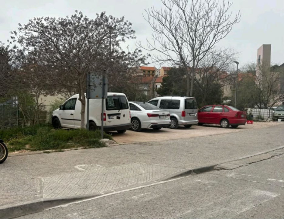 Šibenčanin ogorčen: 'Stalno kažnjavaju jedne, dok drugi parkiraju bez ikakvih posljedica'