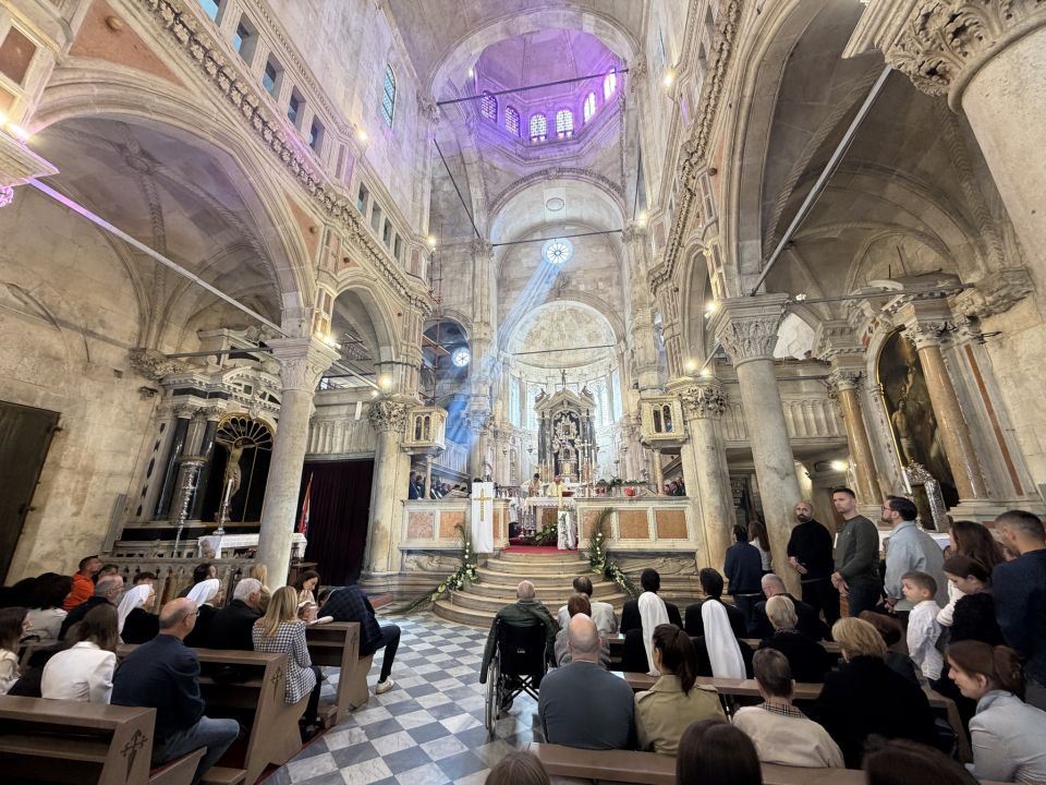 FOTO Proslavljen Uskrs u katedrali sv. Jakova