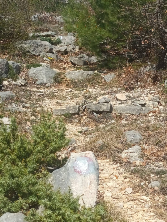 Vandali opet uništili markacije na Promini: 'Frustracijama nije mjesto na planinarskim stazama'