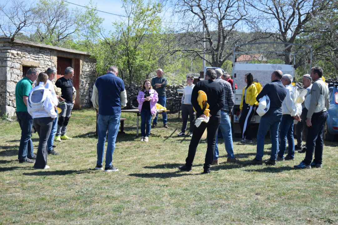 Pčelari s područja rijeke Krke usavršavali svoja znanja