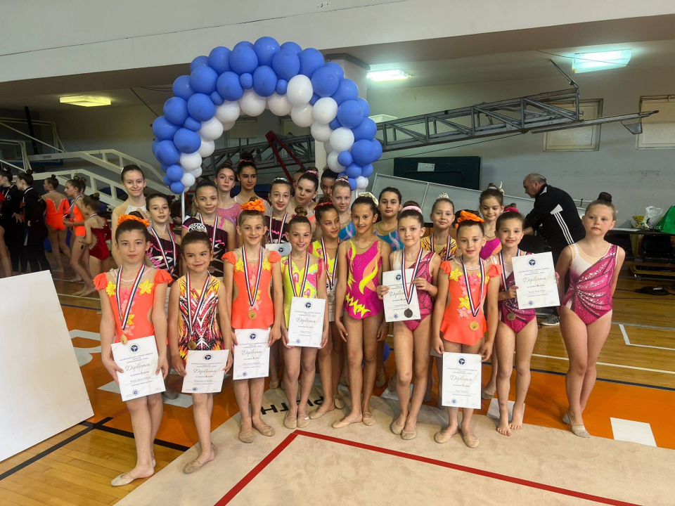 FOTO Ritmičarke Šibenik-Dalmacije domaćinstvo kvalifikacija regije Jug okrunile sa šest zlata