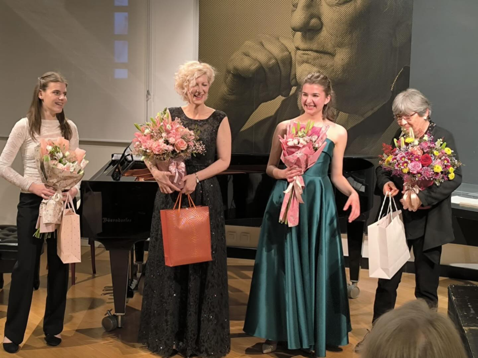 Učenica šibenske glazbene škole, violončelistica Antea, održala koncert u kazalištu