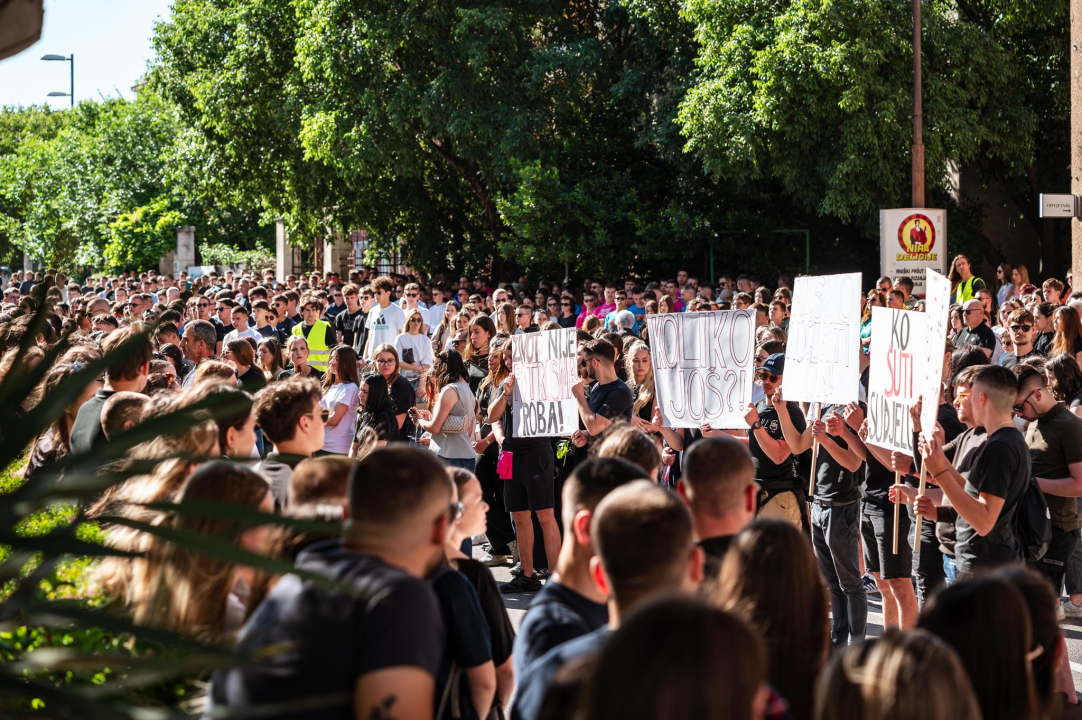 Maturanti na dan norijade odali počast Luki Milovcu: 'Zašto je trebalo doći do krvoprolića da se govori o promjenama?'