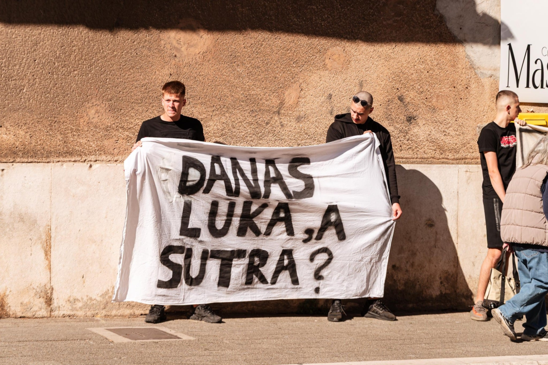 Maturanti na dan norijade odali počast Luki Milovcu: 'Zašto je trebalo doći do krvoprolića da se govori o promjenama?'