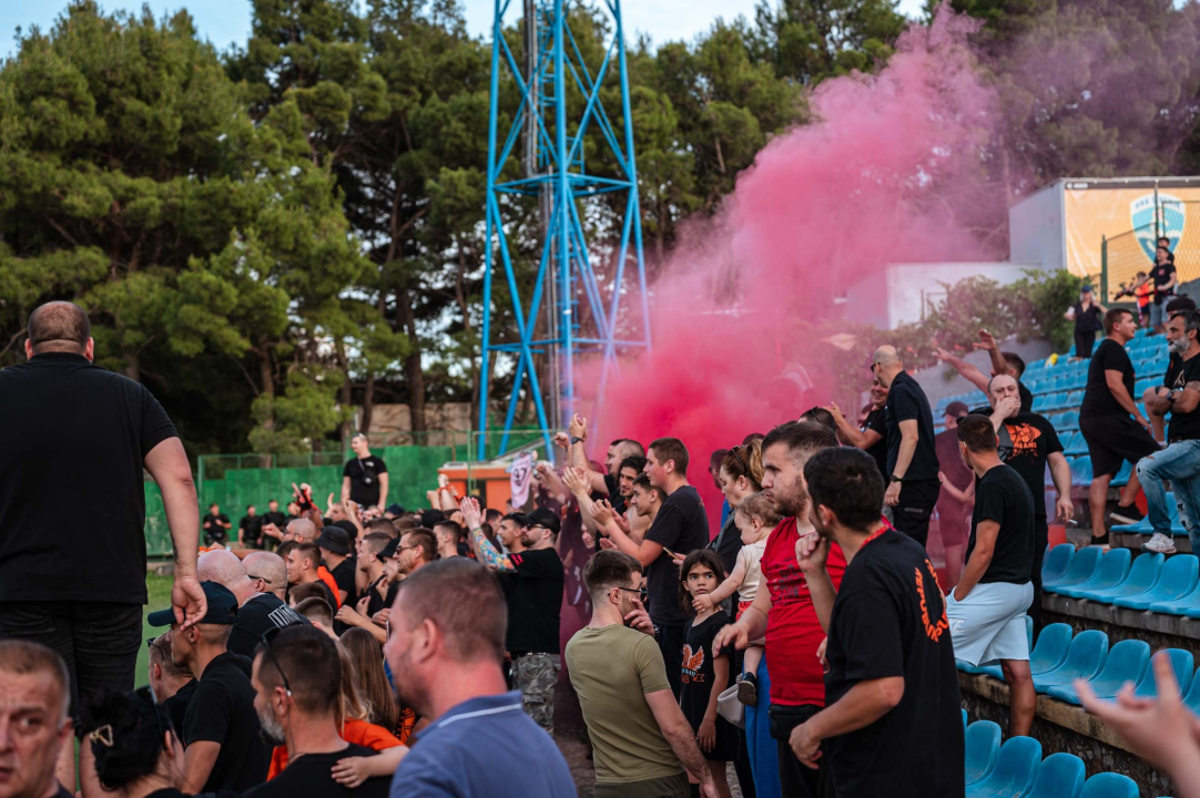 FOTO Evo kako su se šibenski navijači oprostili od prve ljubavi