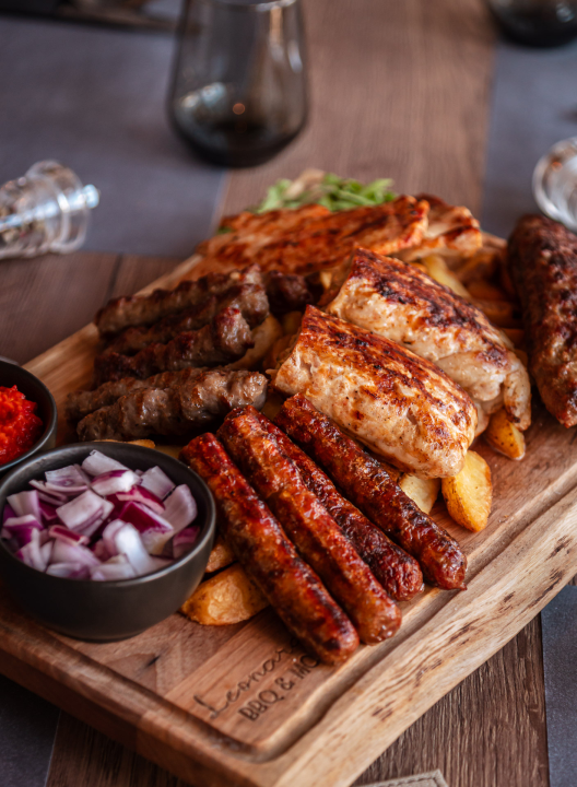 FOTO Tražite siguran posao? Leonardo BBQ & More širi svoj tim!