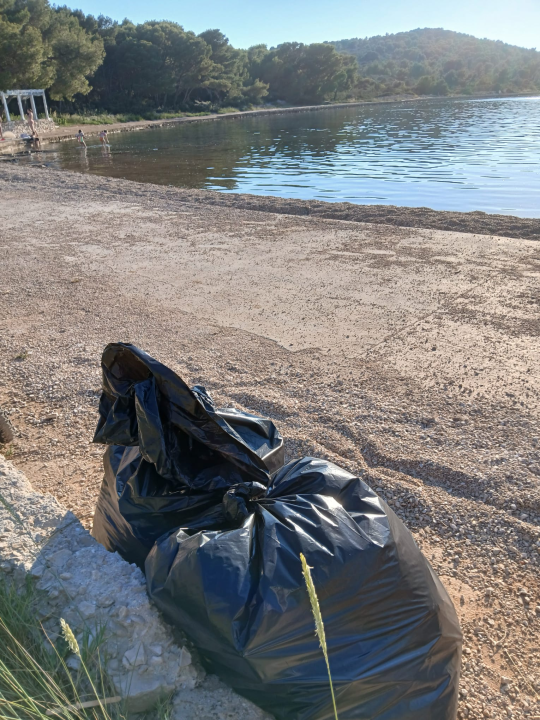 Održana eko-akcija čišćenja plaža na otoku Kapriju