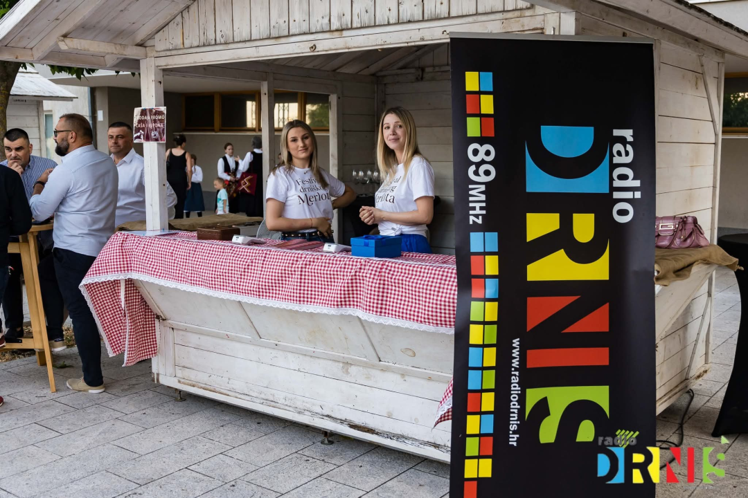 Festival drniškog merlota nastavlja se večeras: Vinari, delicije, Igor Cukrov i navijanje za Vatrene