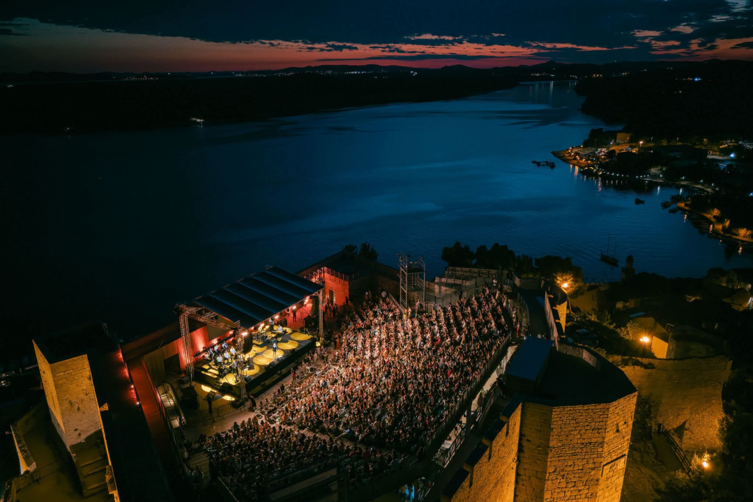 Jelena Rozga ostvarila veliku želju na šibenskom Mihovilu: 'Hvala vam do neba, ovo je čista magija'