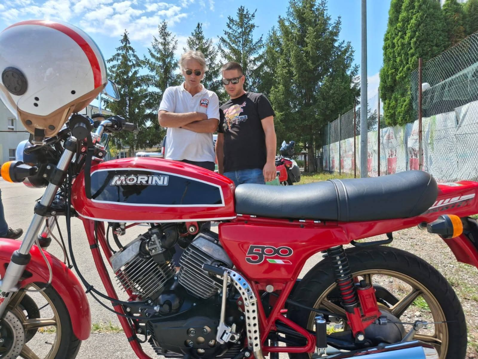 Oldtimer auto-moto klub Šibenik osvojio Karlovac: Kući donijeli četiri odličja i ekipno zlato