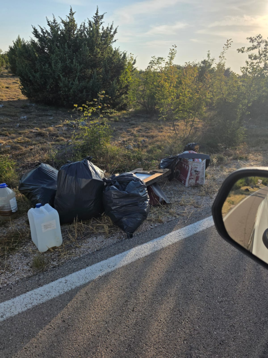 Zasukali rukave i očistili Pokrovnik: 'Više nismo mogli gledati taj jad i bijedu'
