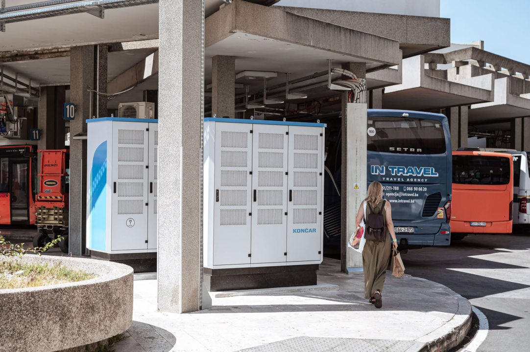 FOTO Punionice spremne, šibenski električni busevi kasne zbog zatvaranja Hormuza 