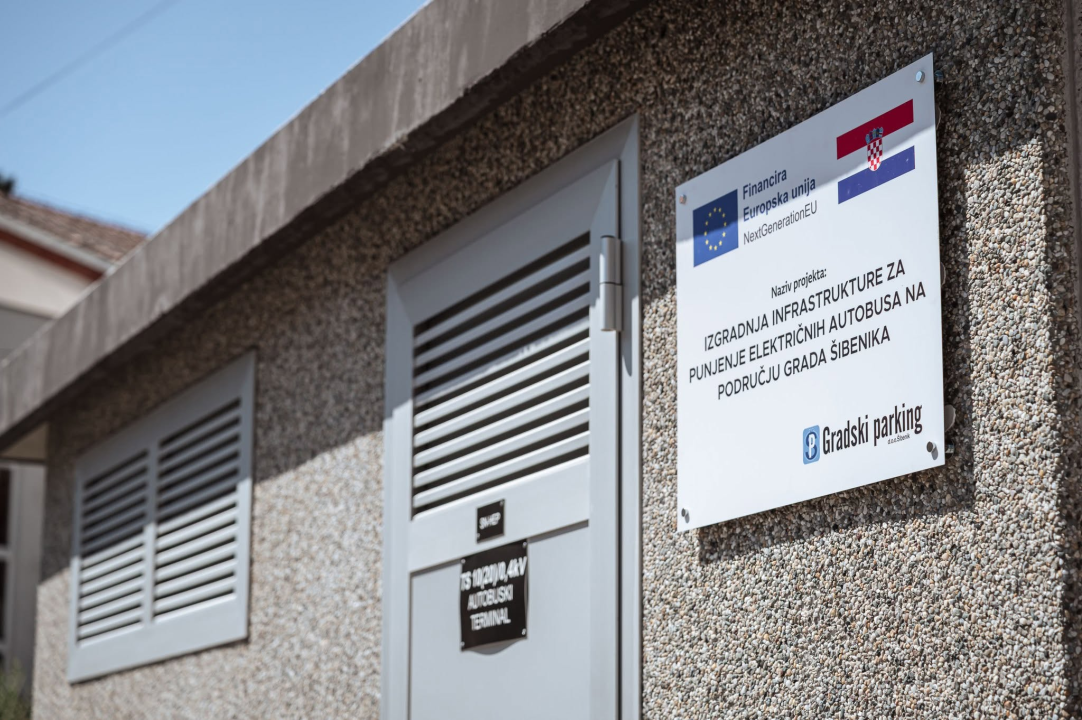 FOTO Punionice spremne, šibenski električni busevi kasne zbog zatvaranja Hormuza 