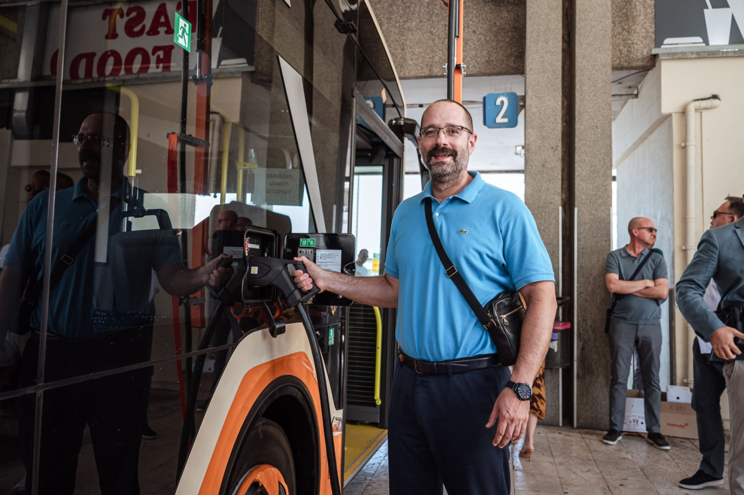 FOTO Punionice spremne, šibenski električni busevi kasne zbog zatvaranja Hormuza 