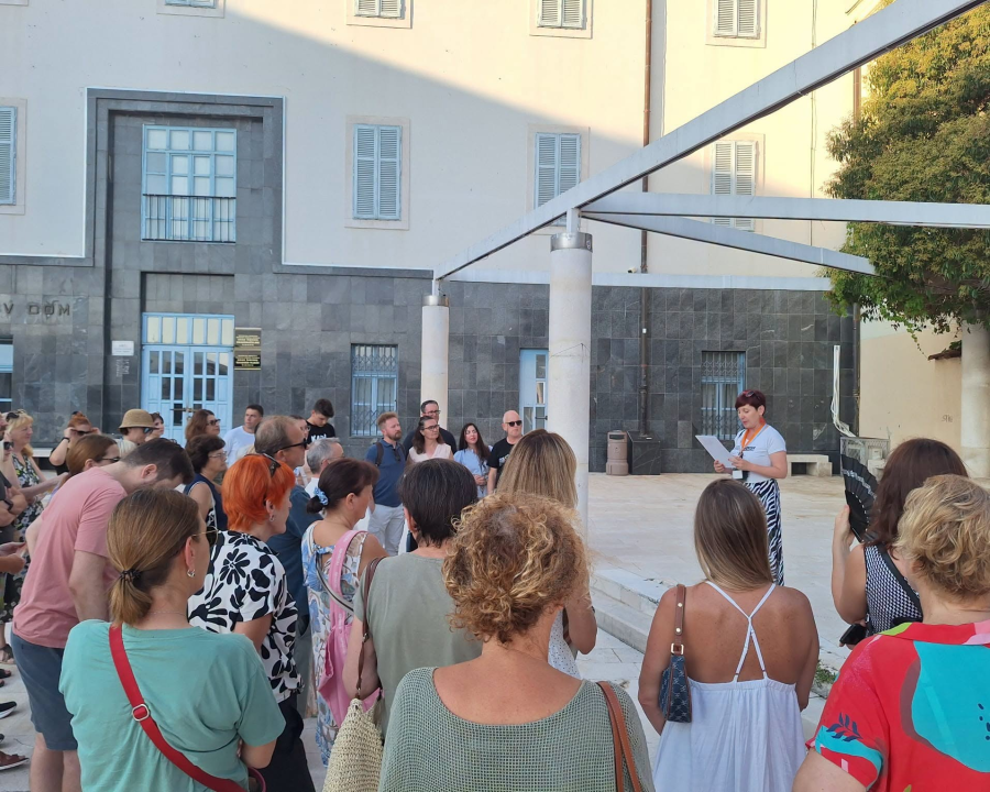 Održana tura povodom 88. rođendana Arsena Dedića. Večeras veliki koncert ispred vijećnice