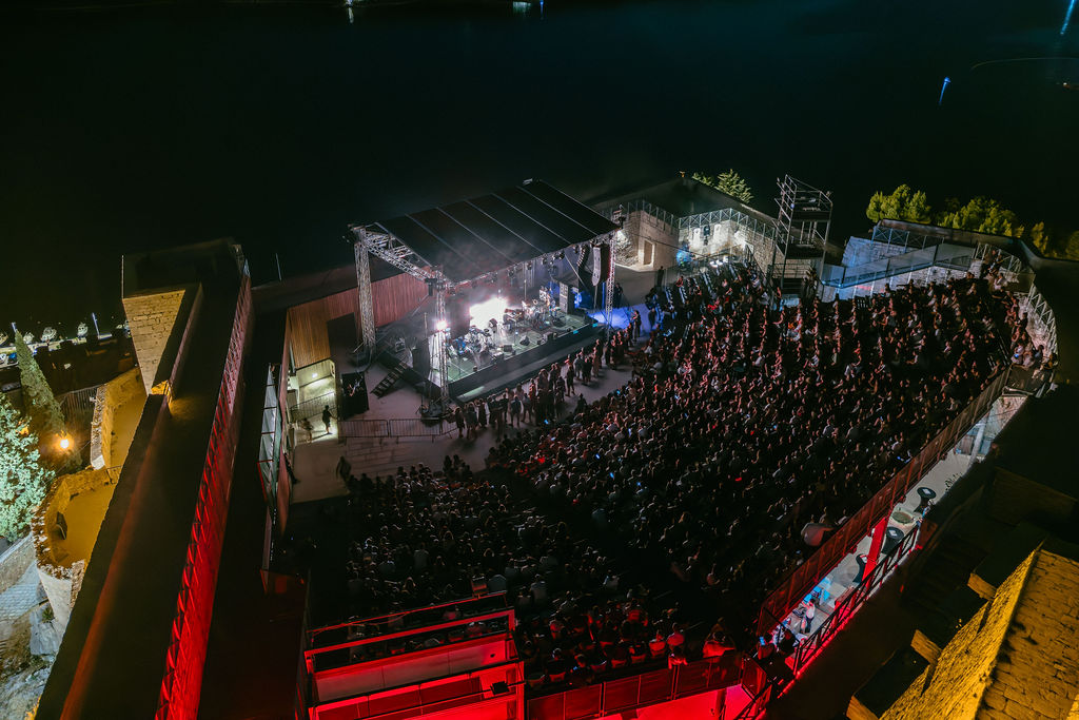 Chet Faker premijernim nastupom u Hrvatskoj oduševio publiku na Tvrđavi sv. Mihovila