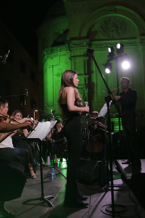 Gradski komorni orkestar ispred Gradske vijećnice zasvirao Gabi, Matiji i Arsenu u čast