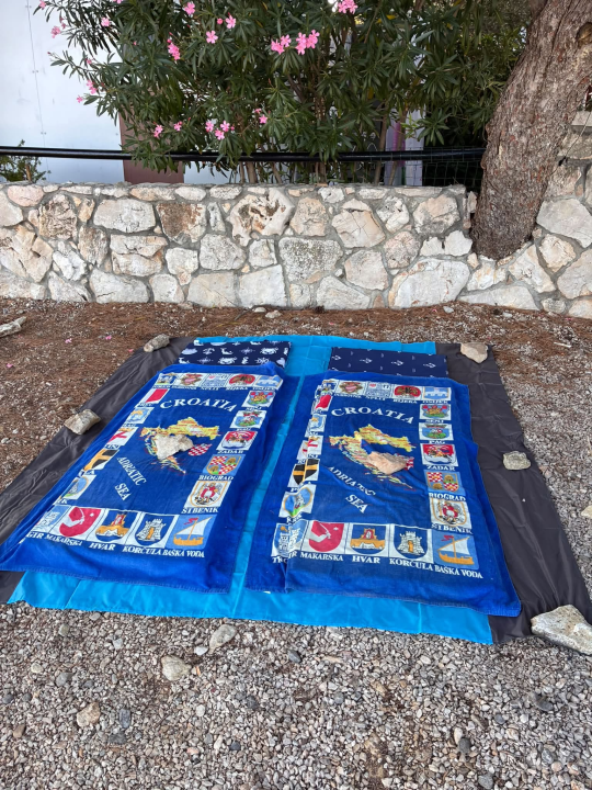 Pirovački komunalci još jednom pokupili masu ležaljki i ručnika