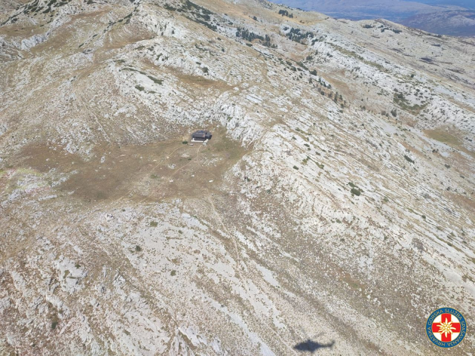 Šibenski HGSS ponovno u akciji na Dinari: Helikopterom spašena ozlijeđena planinarka