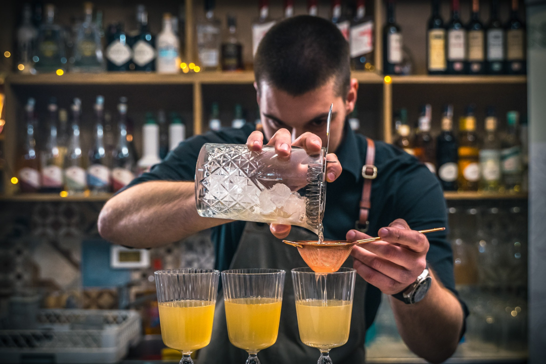 FOTO Pariz i Zagreb dolaze u Šibenik: Svjetska barska imena za jednu noć preuzimaju Vintage Bar!