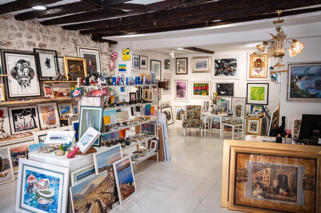 FOTO Rujan zove na promjene, a inspiraciju pronađite u Galeriji Juraj Dalmatinac!