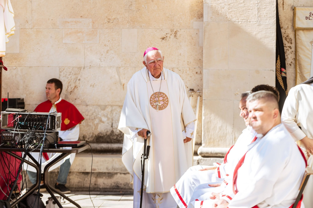 Šibenik proslavio svog zaštitnika: Održana svečana procesija i misa povodom blagdana sv. Mihovila