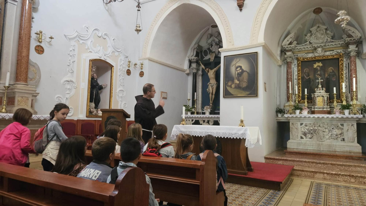 Školarci iz Dubravica obilježili Dan zašite životinja na Visovcu