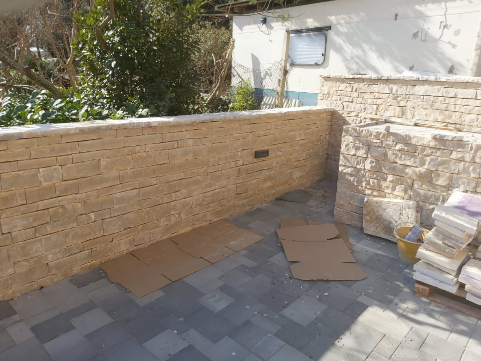 Bilo da se radi o manjoj adaptaciji ili većem građevinskom projektu, s Vitez Gradnjom nećete pogriješiti!
