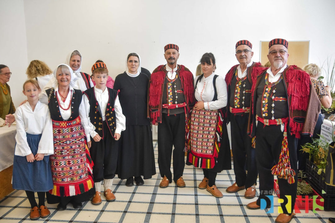 Bogatstvo tradicije i poduzetništva u Dalmatinskoj zagori: Održan Sajam proizvoda seoskih žena