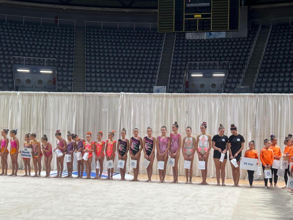 FOTO Osam medalja za ritmičarke Šibenik-Dalmacije na 'Sirena Cupu'