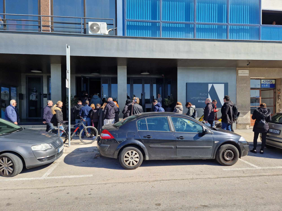 Srdele napunile šibensku peškariju, karte za Morrisseya blagajnu u Arsenu