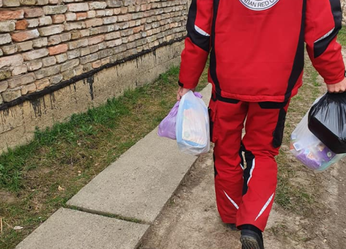 Fotografija 3 - Volonteri vodičkog Crvenog križa  odvojili svoje vrijeme za druge i pet dana pomagali stradalima u potresu