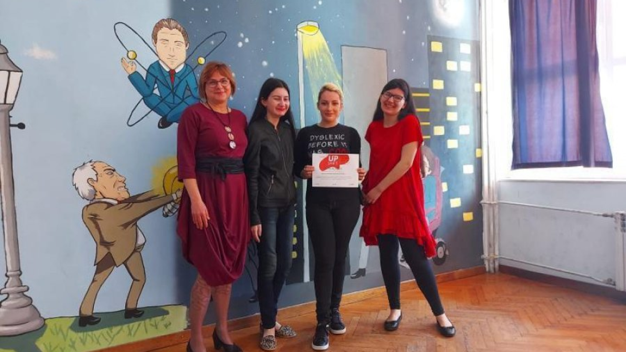 Odlikašica u Medicinskoj školi izborila se s disleksijom i sad a na YouTubeu pomaže drugima s tim problemom