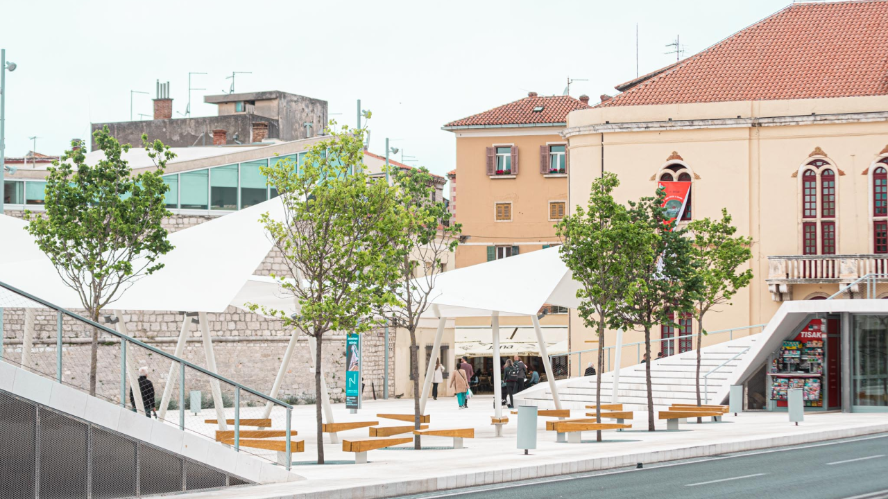 Zeleni grad u đardinu postavio edukativne table: Stabla na rivi i Poljani tretirali protiv nametnika