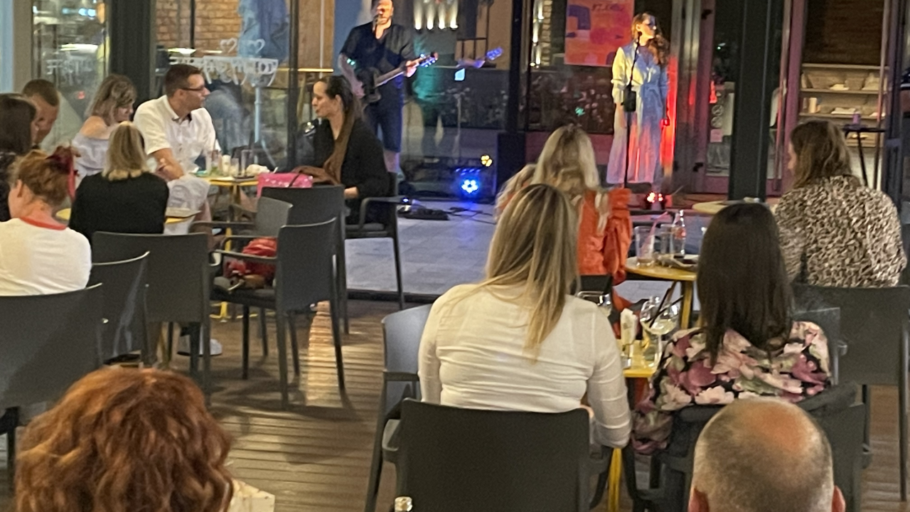Privatna praksa otvorila live glazbene večeri ispred City Life centra!