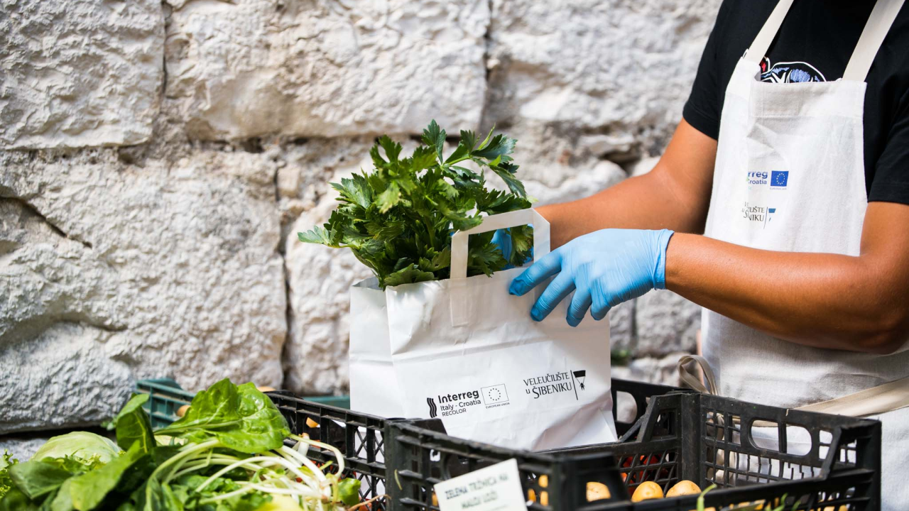 Mala loža u novom ruhu: Provjerite ponudu lokalnih OPG-ova na Zelenoj tržnici!