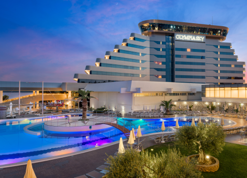 Poznati hotel Olympia Sky danas slavi četvrti rođendan!
