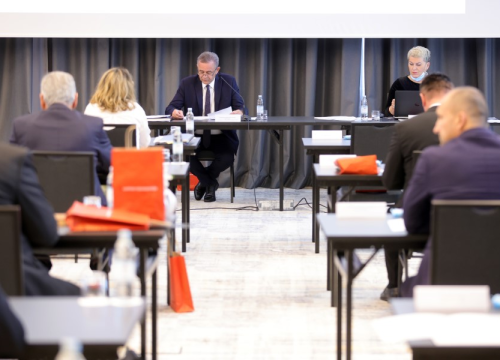 Fotografija 9 - Župan Jelić i Sanja Slavica Matešić na sjednici Zajednice županija: Tema gospodarenje otpadom