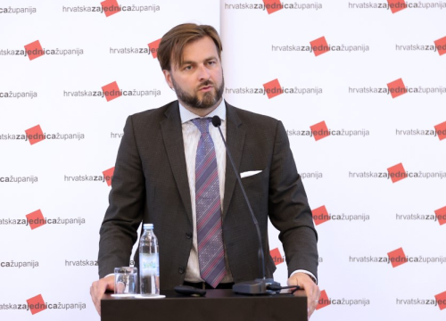 Fotografija 3 - Župan Jelić i Sanja Slavica Matešić na sjednici Zajednice županija: Tema gospodarenje otpadom