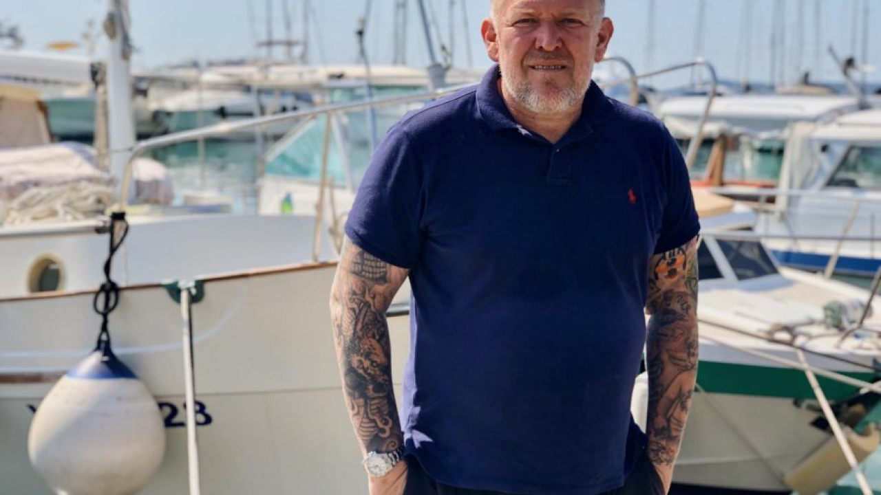 Nogometna ikona Robert Prosinečki odmara u Vodicama: Bacio na balun s mališanima i uživao u gostoprimstvu