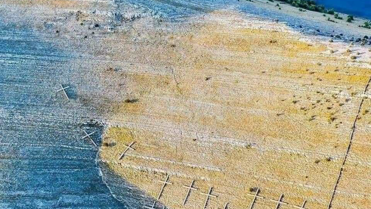 DVD Vodice: 'I dan danas vas čekamo u đardinu, na parapetu, u našemu selu, pogledom tražimo vaša lica'