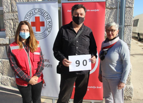 Fotografija 2 - Održana listopadska akcija u Vodicama: Robert Pašara devedeseti put darovao krv