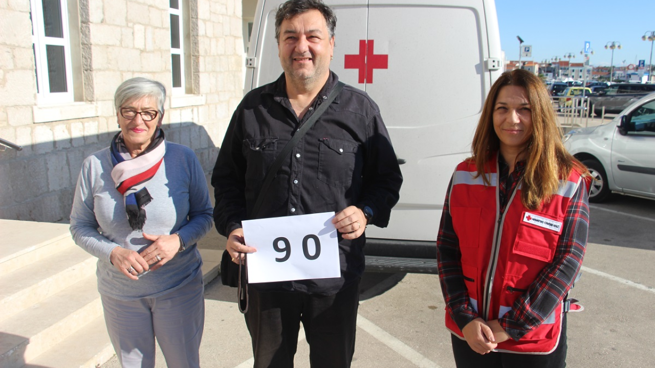 Održana listopadska akcija u Vodicama: Robert Pašara devedeseti put darovao krv