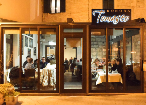 Prepustite se čaroliji blagdana na Adventu u Tomasea!