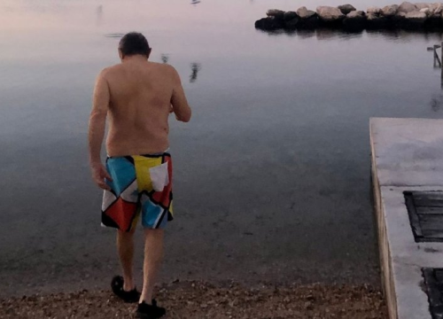 Za Vodičanina Emila Redžepovića nema zime, više od deset godina ne propušta plivanje u moru