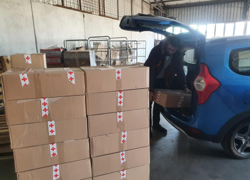 Fotografija 4 - Vodički Crveni križ podijelio hranu, igračke i slatkiše obiteljima u potrebi, nešto otišlo i za Lipik