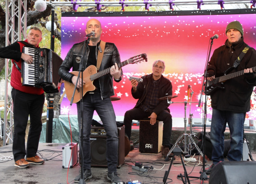 Fotografija 4 - Pijat bakalara, čaša vina i muzika uživo: Pogledajte kako je danas bilo u parku na vodičkoj Poljani