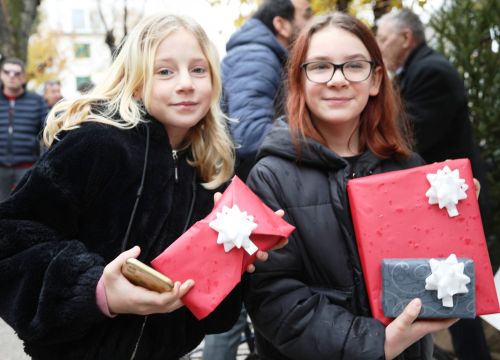 Fotografija 8 - Pijat bakalara, čaša vina i muzika uživo: Pogledajte kako je danas bilo u parku na vodičkoj Poljani